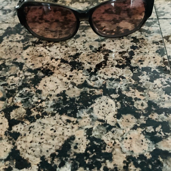 Vintage Louis Vuitton sunglasses - Authentic . - Picture 3 of 11